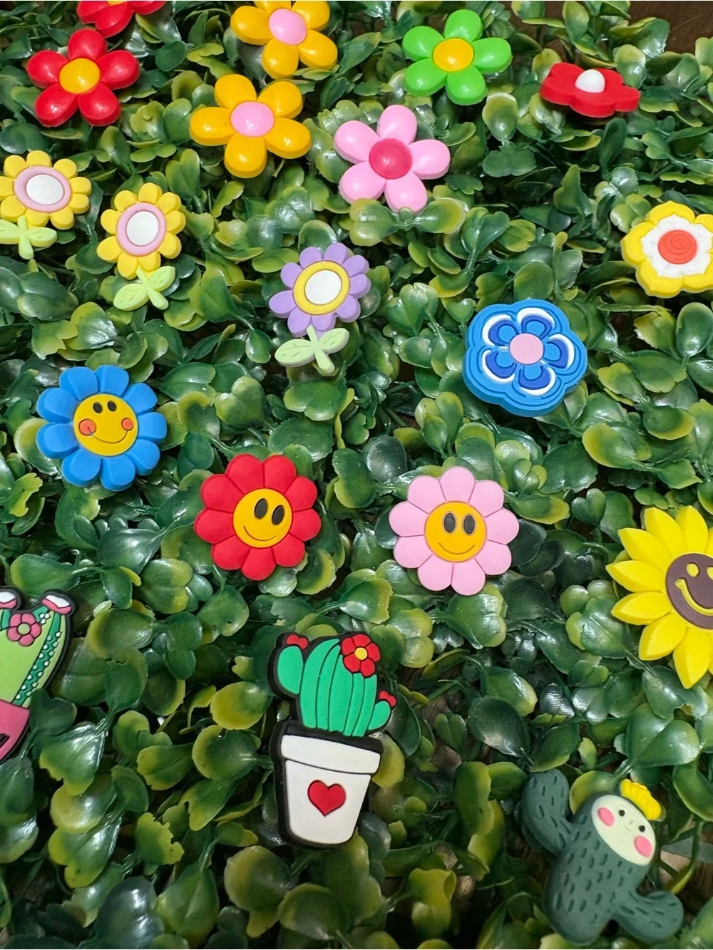 CROCS Bright Multicolor Flower & Cactus Jibbitz Charm